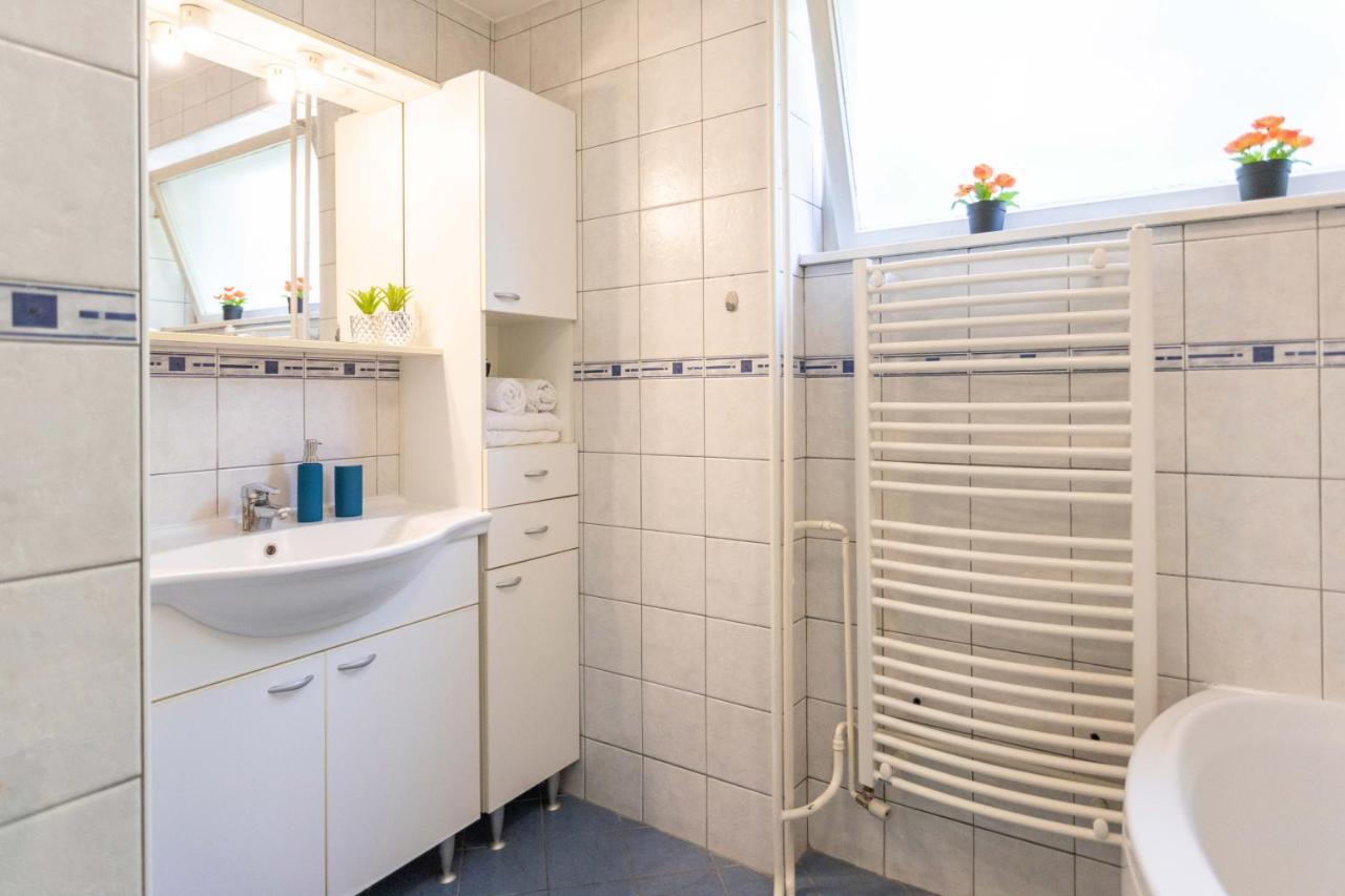 Bright 2Bdr Apartment With A Balcony ซาเกร็บ ภายนอก รูปภาพ